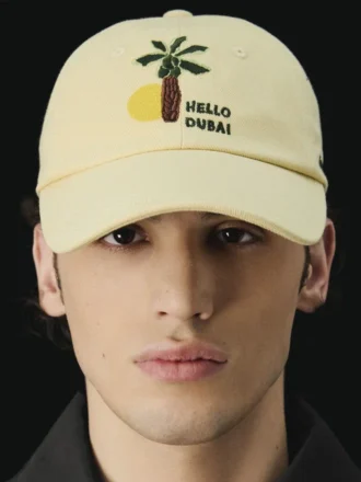 Czapka baseballowa Hello Dubai Czapka z logo – dostępna wyłącznie w sprzedaży internetowej i w naszych punktach sprzedaży w Zjednoczonych Emiratach Arabskich