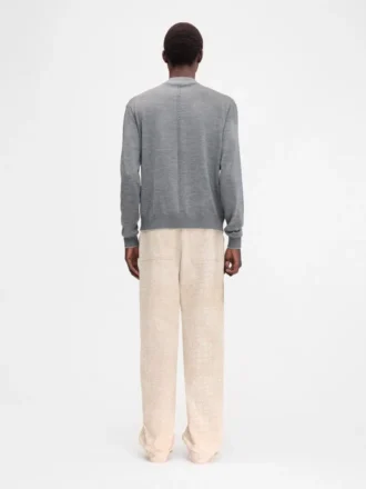 Dzianinowy sweter z monogramem