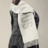 Szalik Jacquemus Szalik z frędzlami i logo Szalik Jacquemus Szalik z frędzlami i logo
